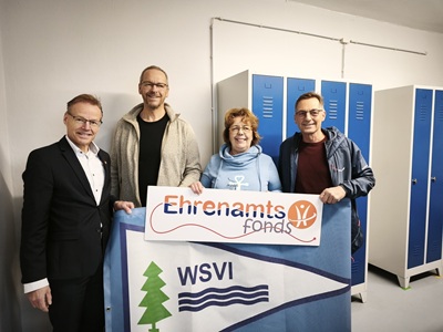 Projektübergabe mit Sponsor