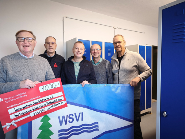 Projektübergabe mit Sponsoren